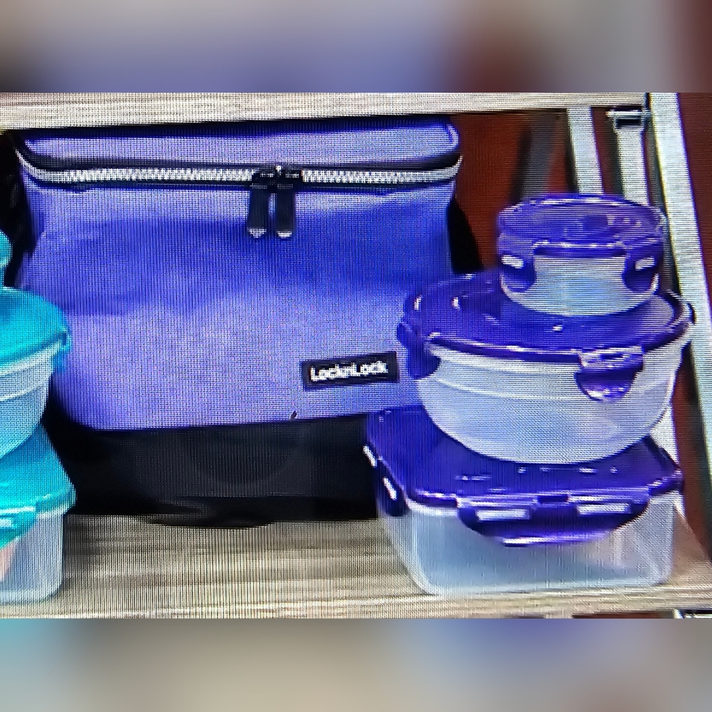 LocknLock Purple Insulated Lunch Bag with 3 Matching Containers. New, Never Used